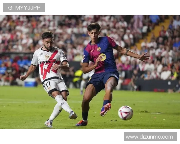 足球球星华丽过人技巧解析从经典瞬间看技术与智慧融合 足球球星华丽过人技巧解析从经典瞬间看技术与智慧融合