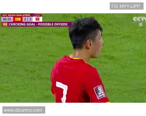 足球球星头套背后的秘密解析:为何越来越多球员选择佩戴头套保护头部安全 足球球星头套背后的秘密解析:为何越来越多球员选择佩戴头套保护头部安全